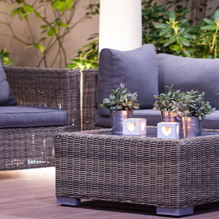 How to Clean Outdoor Furniture Cushions: Step-by-Step Guide for a Fresh Look